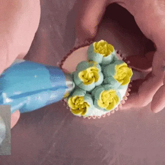 Cakepro – komplet za dekoracijo sladic v obliki rožic: 7 kosov (1+1 GRATIS) 02